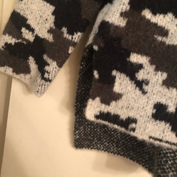 NWT Workshop Camouflage High Low Sweater Size XS - Picture 12 of 12